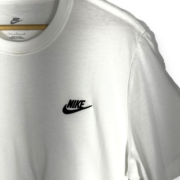 Nike Sportswear Club Men's Embroidered Spellout T-Shirt, White/Black, Size Large - Picture 3 of 8
